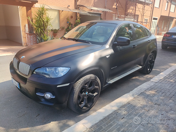 BMW X6 Nero Opaco. Cuopè. Interni in pelle beige
