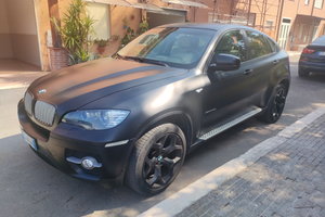 BMW X6 Nero Opaco. Cuopè. Interni in pelle beige