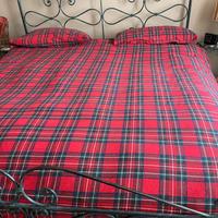 Letto matrimoniale  e baldacchino