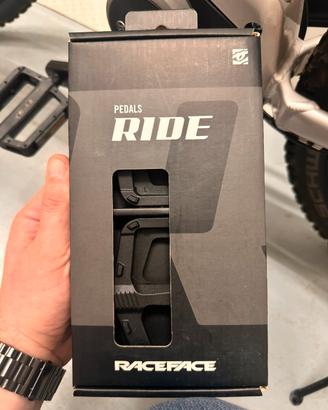 Pedali compositi RACEFACE Ride, neri