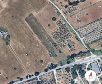 AMPIO TERRENO CON POSSIBILITA’ DI PROGETTO