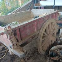 carrettino in legno dipinto 