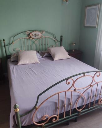 letto matrimoniale in ferro battuto con reti