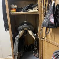 Armadio equitazione portasella