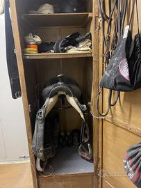 Armadio equitazione portasella