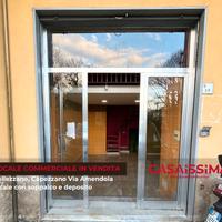 Capezzano locale commerciale con soppalco