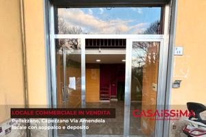 Capezzano locale commerciale con soppalco