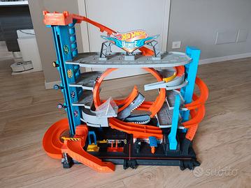 Garage hot wheels
