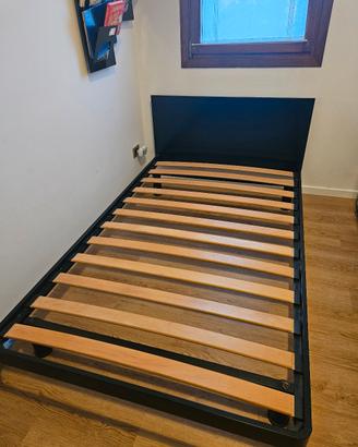 Letto una piazza e mezza  nero con doghe