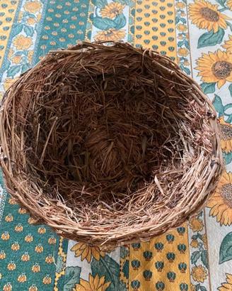 Nido per uccellini con base d'appoggio