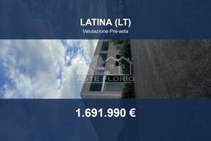 Immobile in asta di 3854 m² con più di 5 locali a 