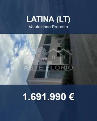Immobile in asta di 3854 m² con più di 5 locali a 