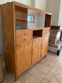 Vecchia credenza