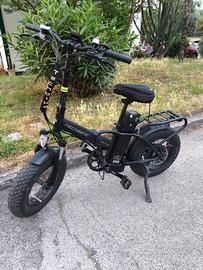 Bicicletta elettrica pieghevole 