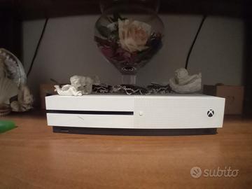 XBOX ONE COMPRESA DI GIOCHI 