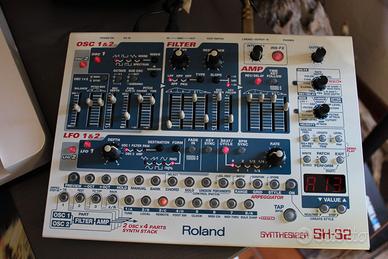 Roland SH 32 Synthesizer - Revisionato