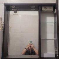 armadietto da bagno con specchio