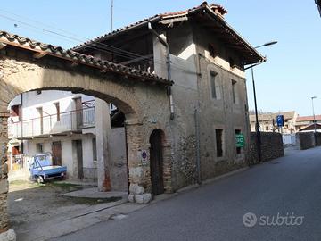 RUSTICO IN SASSO BICAMERE DA RISTRUTTURARE CON ...