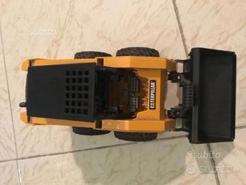 Bruder Toys 02431 Caterpillar CAT SKID STEER Skids