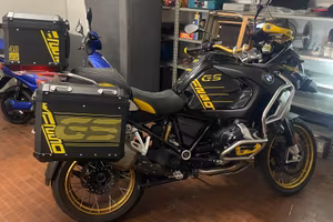 BMW R 1250 GS Adventure 40 Years – ESA, tris borse