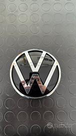 Logo posteriore golf 8