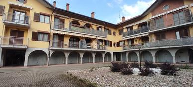 2 LOCALI A LONATE POZZOLO