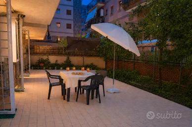 Ladispoli Appartamento con cortile privato