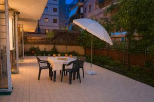 Ladispoli Appartamento con cortile privato