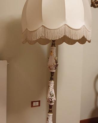 Lampada d'epoca in porcellana