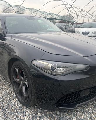 Alfa Romeo Giulia 2.0 Turbo 280 CV AT8 AWD Q4 Velo