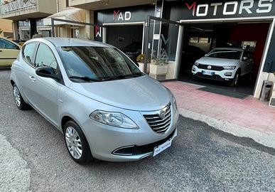 Lancia Ypsilon 1.2 69 CV 5 porte S&S Silver