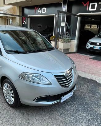 Lancia Ypsilon 1.2 69 CV 5 porte S&S Silver