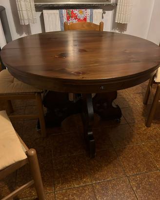 Tavolo in legno noce