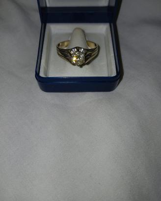 Anello D'oro bianco vintage con diamanti  da o.70 