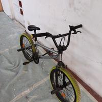 bmx bicicletta
