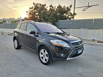 Ford kuga 4wd tetto panoramico