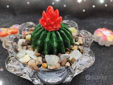 Cactus in gesso con vaso in vetro