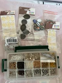 Materiale per creazioni bigiotteria