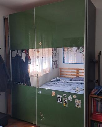 Armadio ad ante scorrevoli