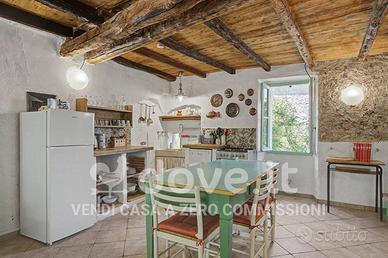 Casa indipendente di 200 m² con 5 locali a Gargnan