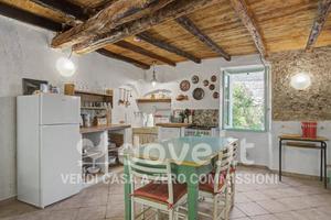Casa indipendente di 200 m² con 5 locali a Gargnan