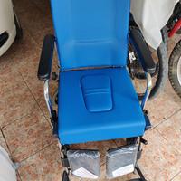 Sedia a rotelle comoda WC
