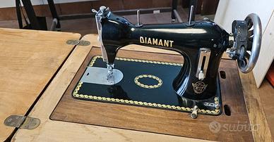 Macchina da cucire d'epoca