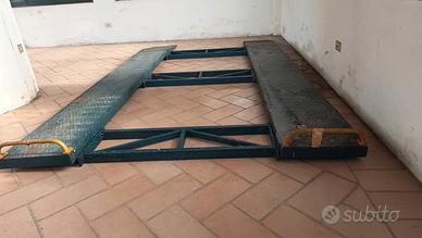 Pedana per auto con movimento laterali 