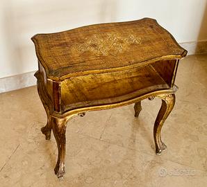 Comodino Antico in Stile Veneziano