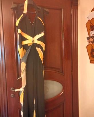 tuta elegante  che sembra vestito 