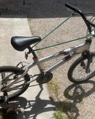 Bmx bicicletta