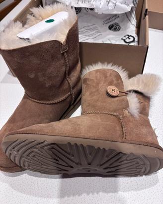 UGG K Bailey Button misura 35