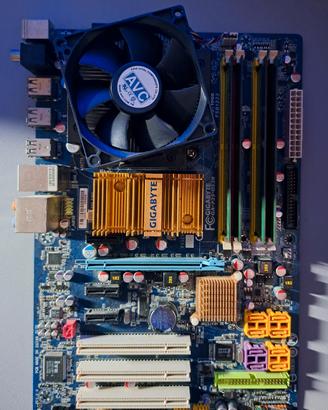BUNDLE Q6600 + Scheda madre + 4 gb Ram