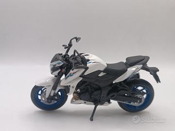 Modellino Moto Suzuki 1:18